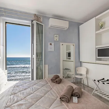 B&B Da Giueli Rooms On The Seafront Bed & Breakfast Alassio