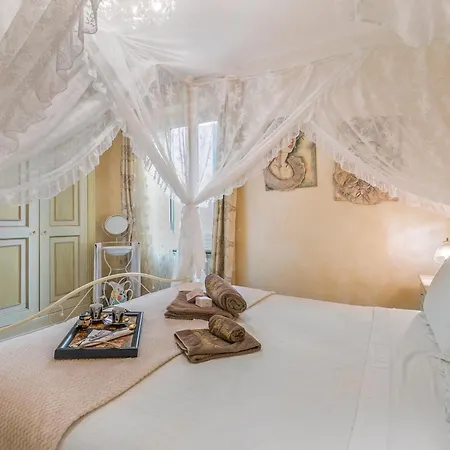 B&B Da Giueli Rooms On The Seafront Bed & Breakfast 3*
