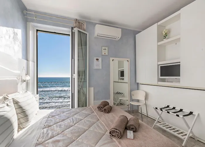 B&B Da Giueli Rooms On The Seafront Bed & Breakfast Alassio