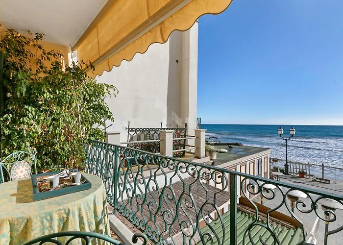 B&B Da Giueli Rooms On The Seafront 3*