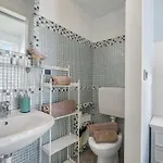 فندق مبيت وإفطار B&B Da Giueli Rooms On The Seafront