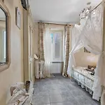 فندق مبيت وإفطار B&B Da Giueli Rooms On The Seafront ألاسيو