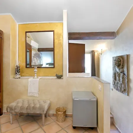 Bed & Breakfast Da Giueli On The Seafront 3*