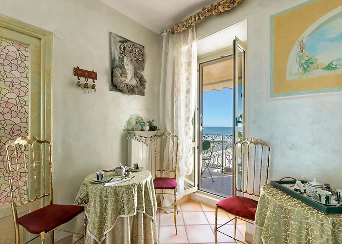 Alojamento de Acomodação e Pequeno-almoço Da Giueli On The Seafront 3*