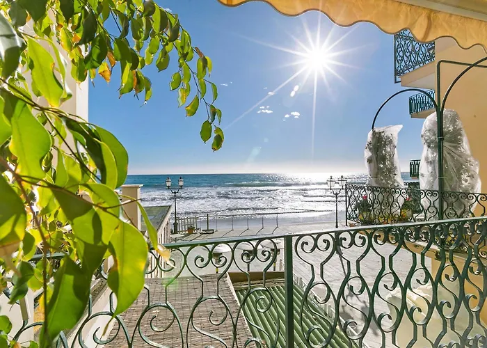 Da Giueli On The Seafront Alojamento de Acomodação e Pequeno-almoço Alassio